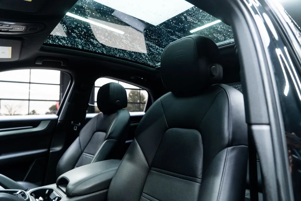 Porsche Cayenne Coupe photo 22