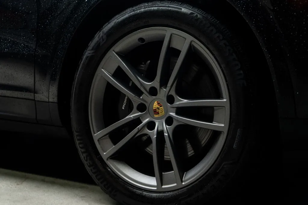 Porsche Cayenne Coupe photo 10