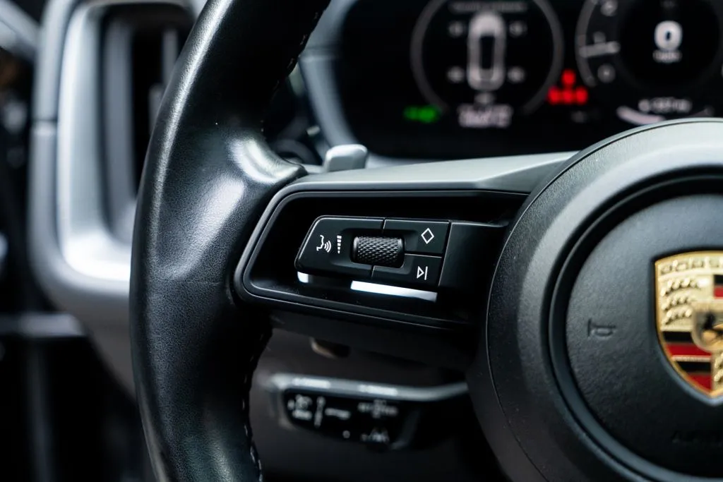 Porsche Cayenne Coupe photo 26