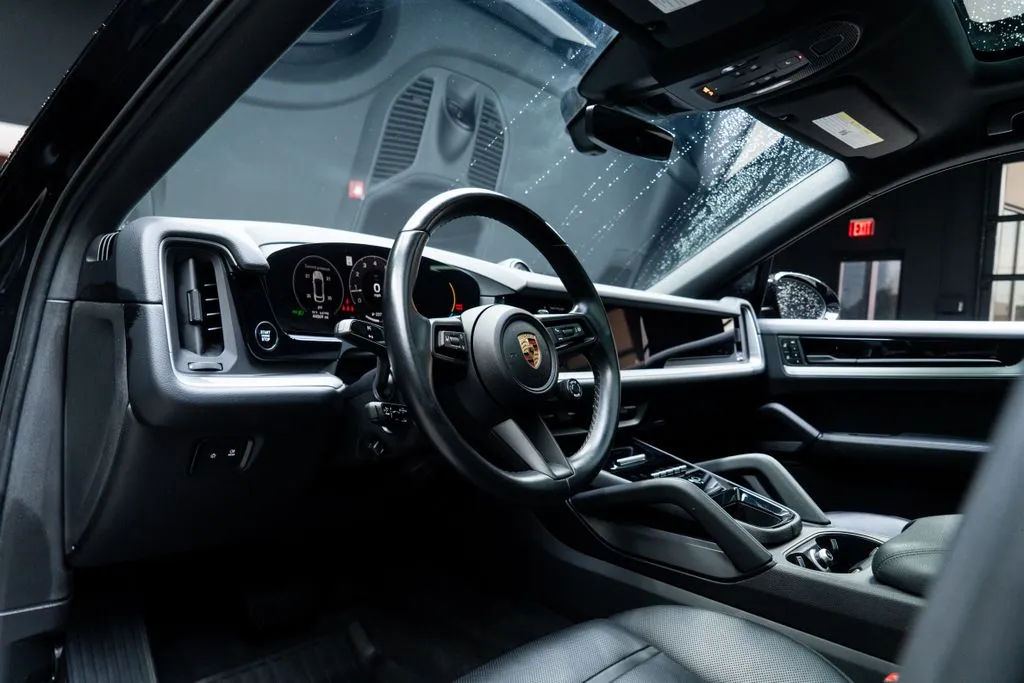 Porsche Cayenne Coupe photo 23