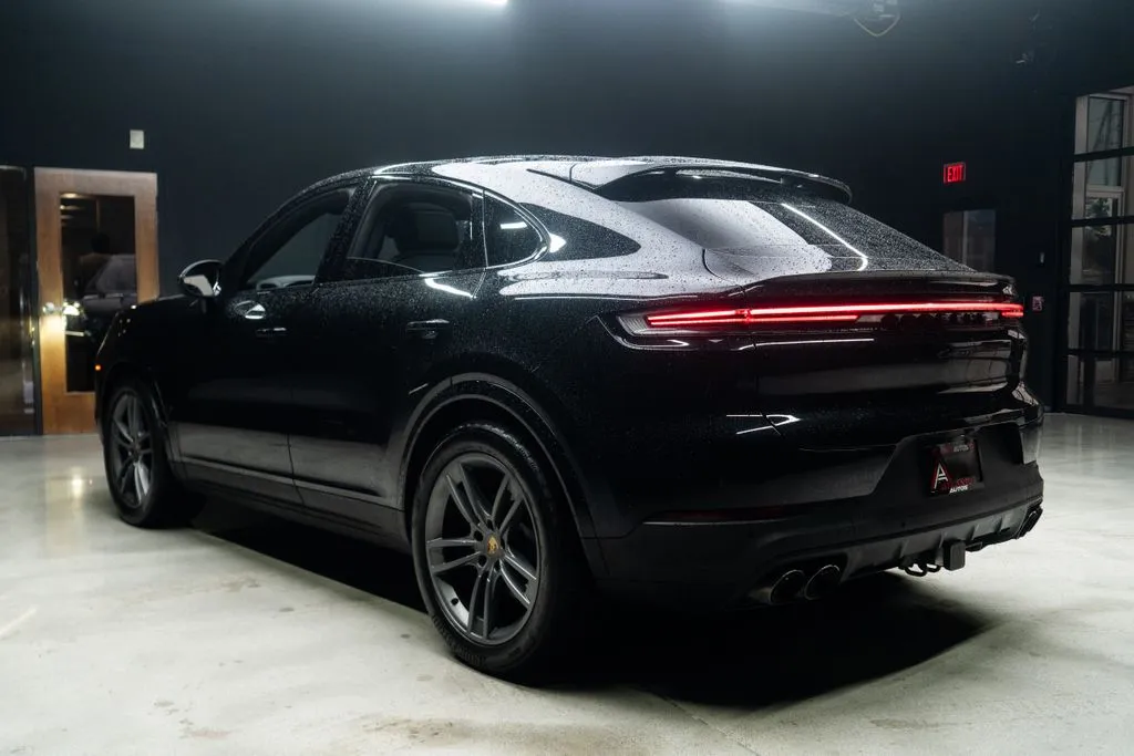 Porsche Cayenne Coupe photo 17