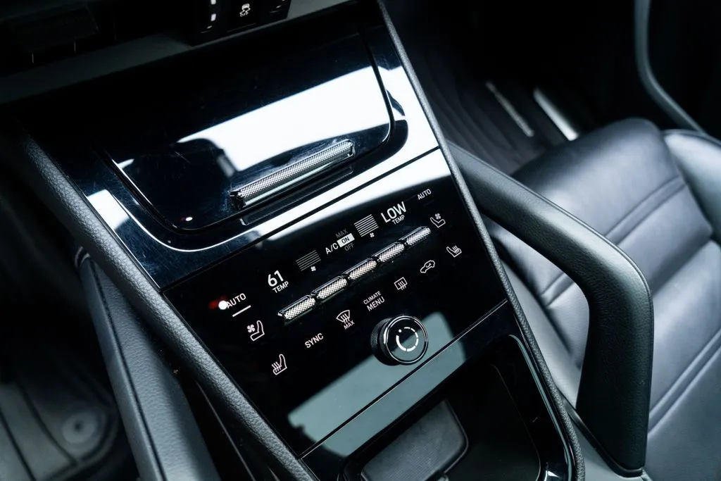 Porsche Cayenne Coupe photo 34