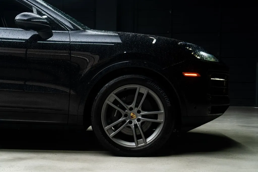 Porsche Cayenne Coupe photo 9
