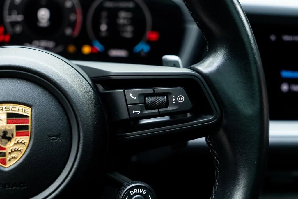 Porsche Cayenne Coupe photo 27