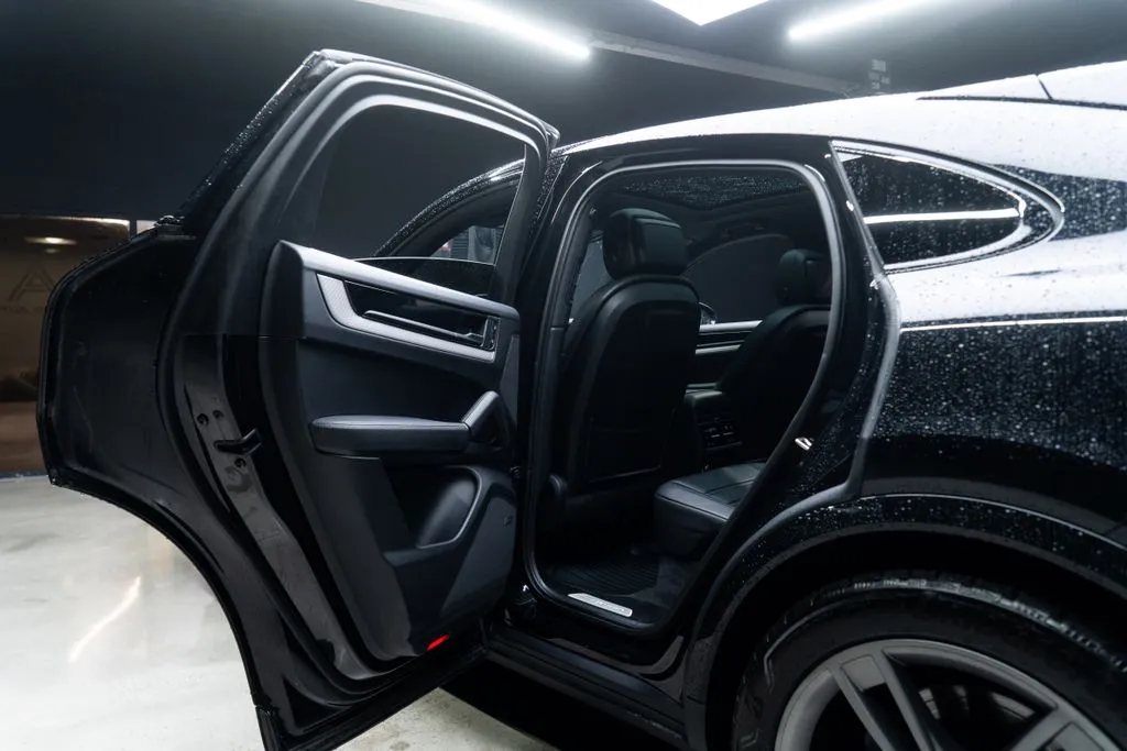 Porsche Cayenne Coupe photo 39