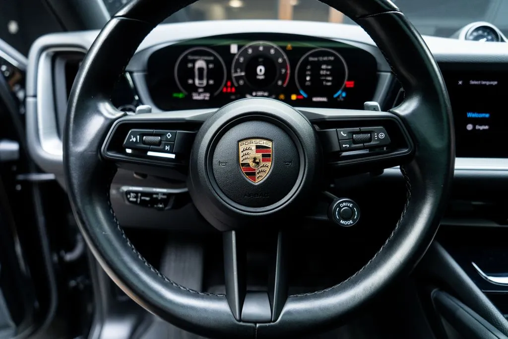 Porsche Cayenne Coupe photo 25