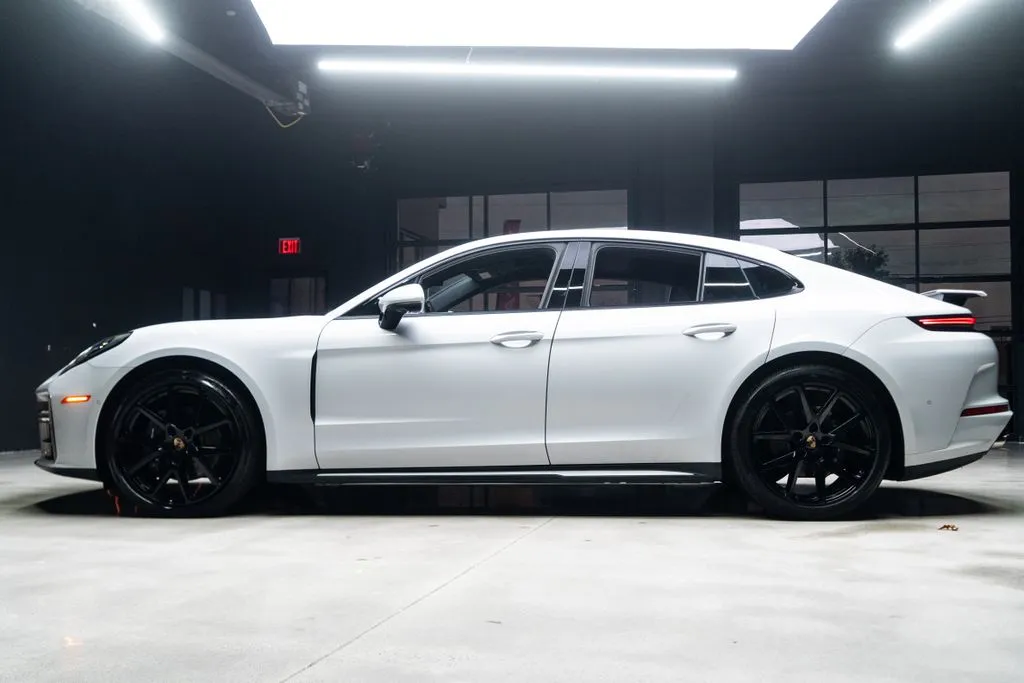 Porsche Panamera photo 20