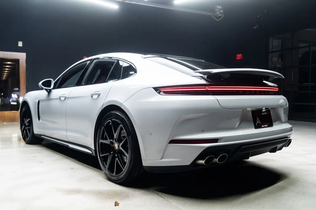 Porsche Panamera photo 19