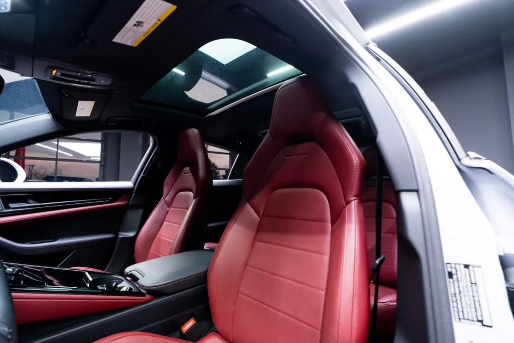 Porsche Panamera photo 28