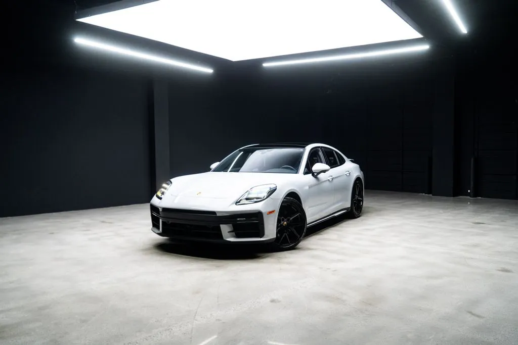 Porsche Panamera photo 52