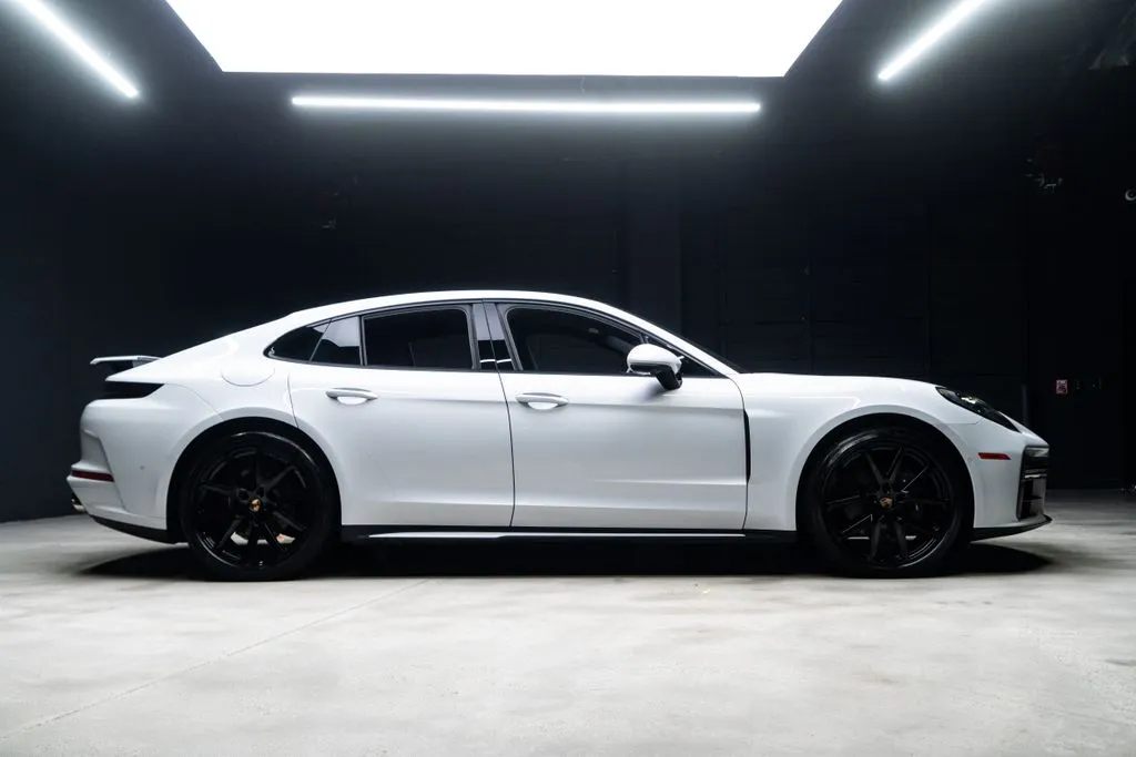Porsche Panamera photo 10
