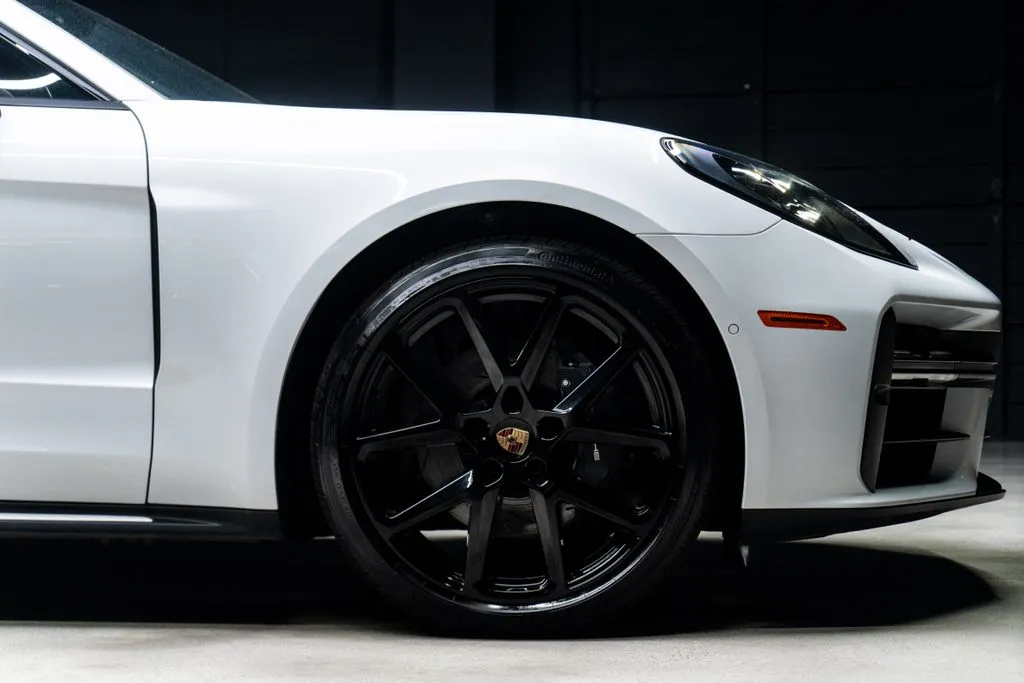 Porsche Panamera photo 11