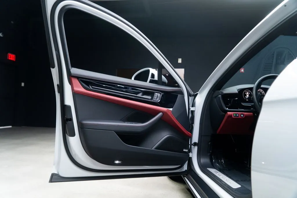 Porsche Panamera photo 24