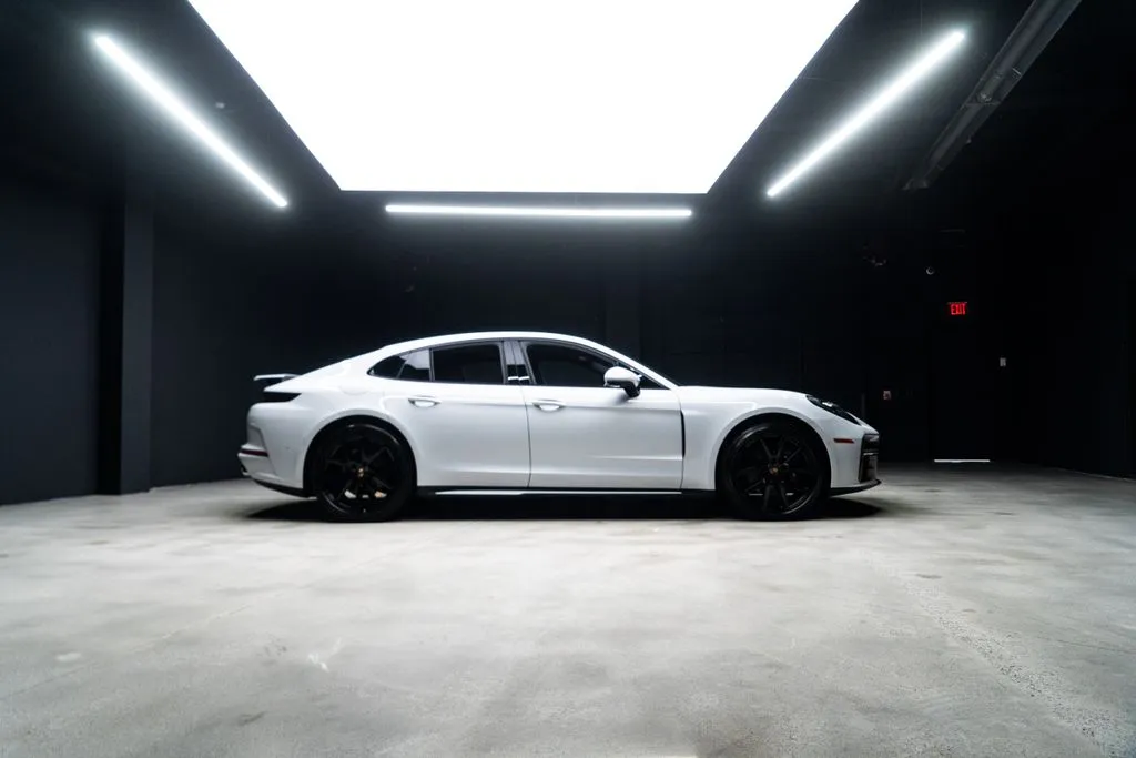 Porsche Panamera photo 9
