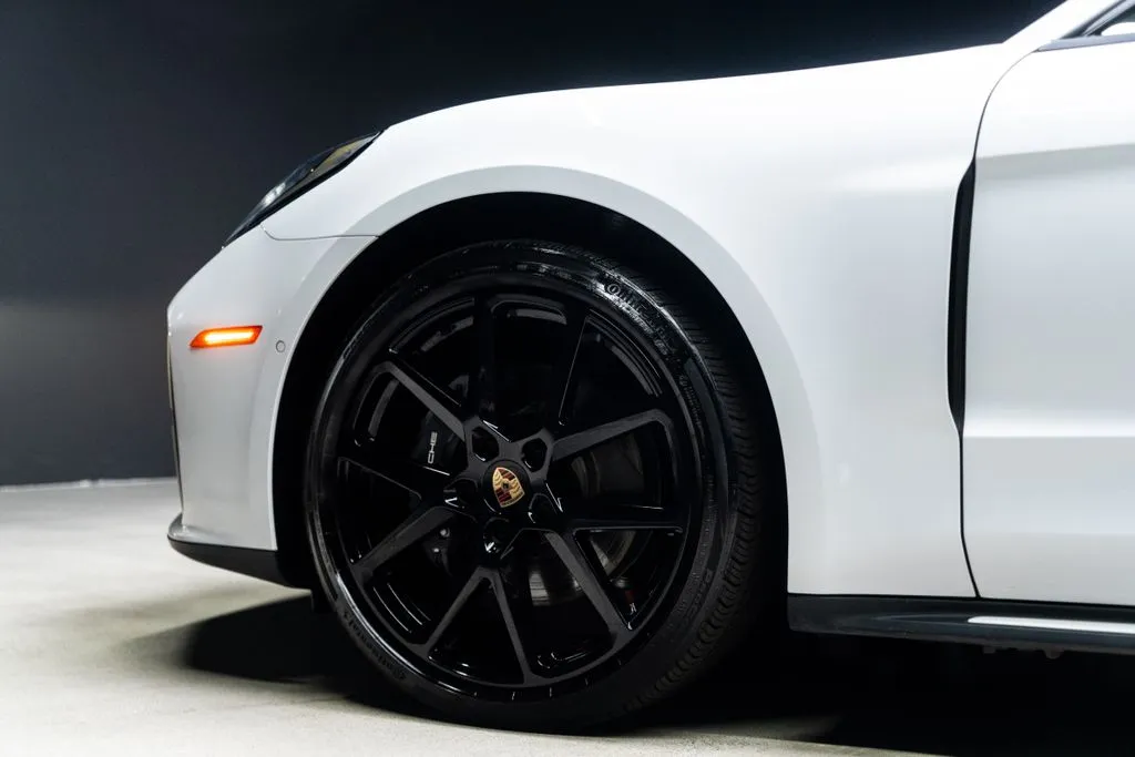 Porsche Panamera photo 21