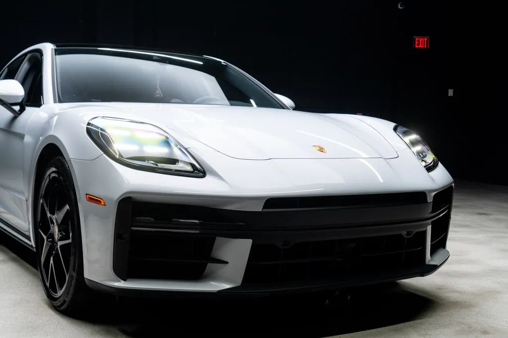 Porsche Panamera photo 6