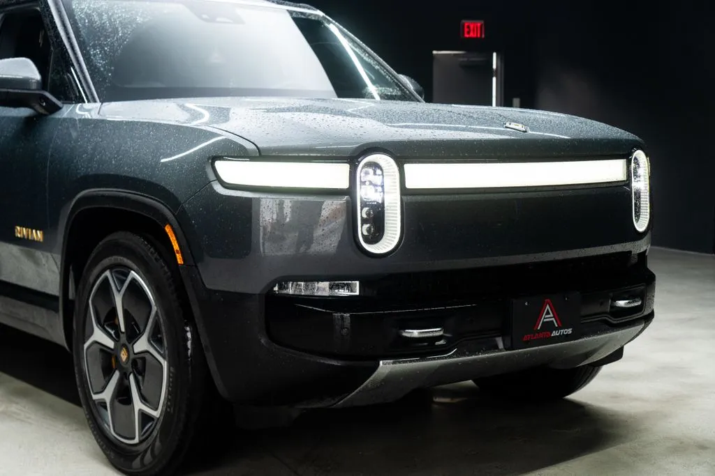 Rivian R1S photo 5