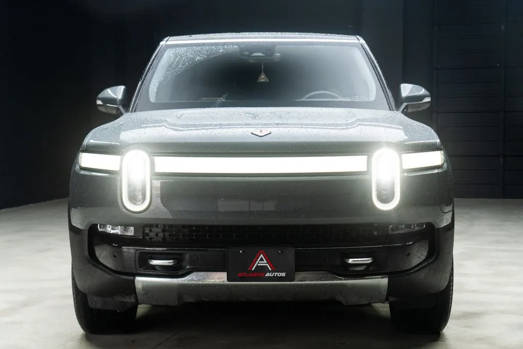 Rivian R1S photo 3