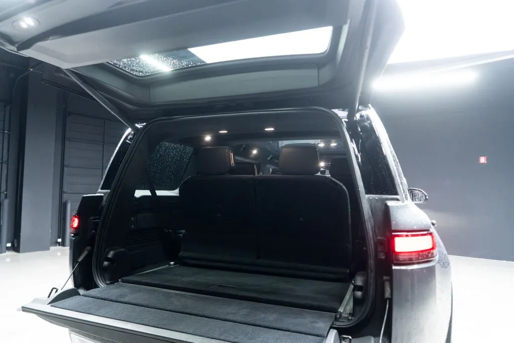 Rivian R1S photo 36