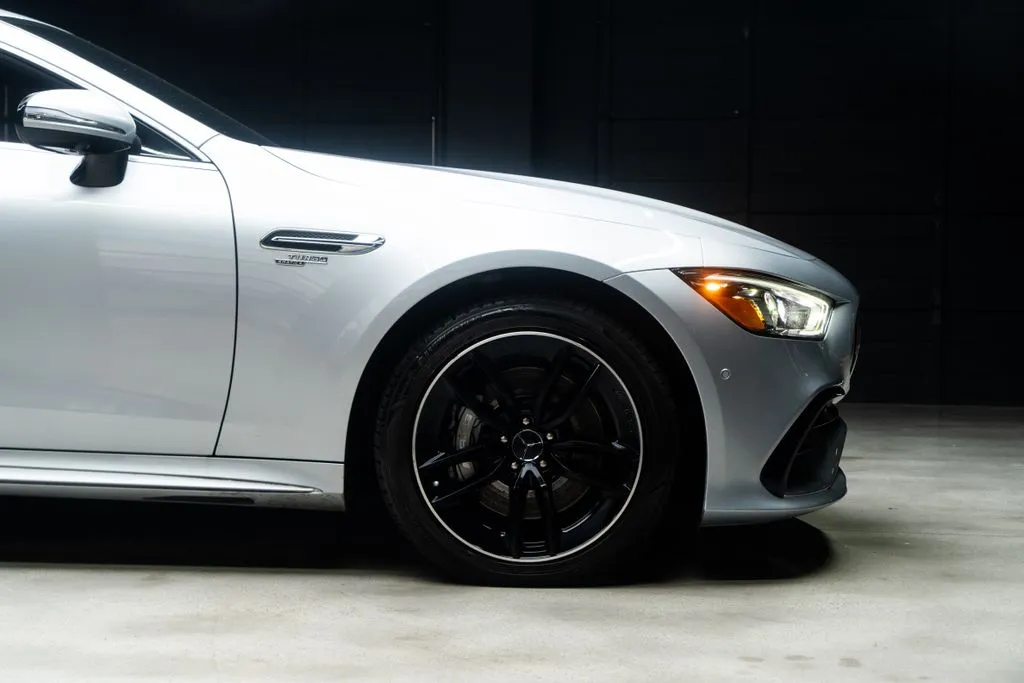 Mercedes-Benz AMG GT 43 photo 11
