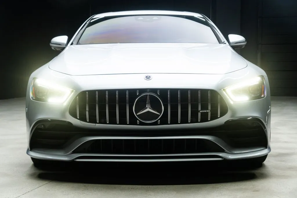 Mercedes-Benz AMG GT 43 photo 4