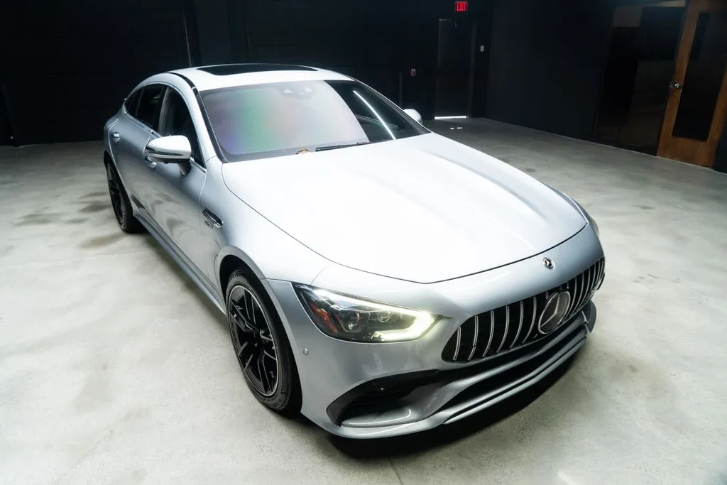 Mercedes-Benz AMG GT 43 photo 9