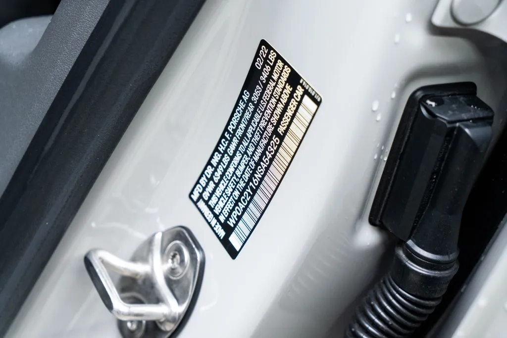 Porsche Taycan photo 50