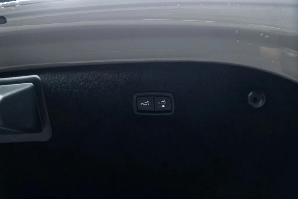 Porsche Taycan photo 48