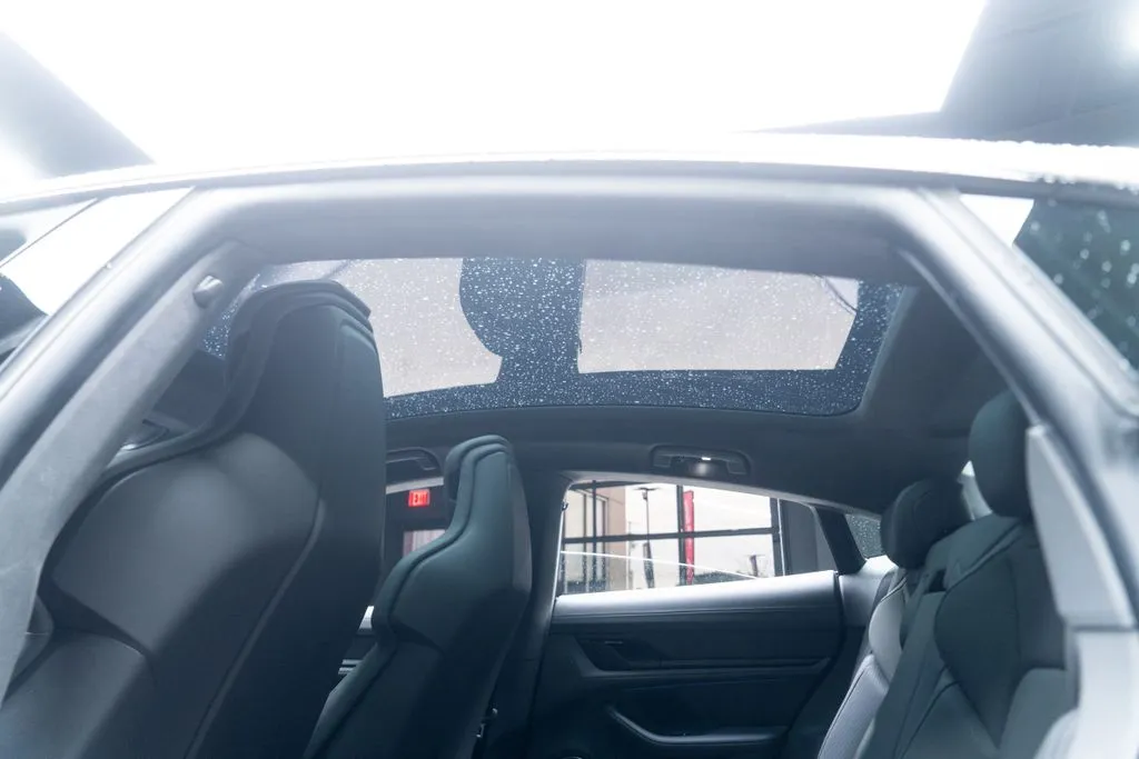 Porsche Taycan photo 44