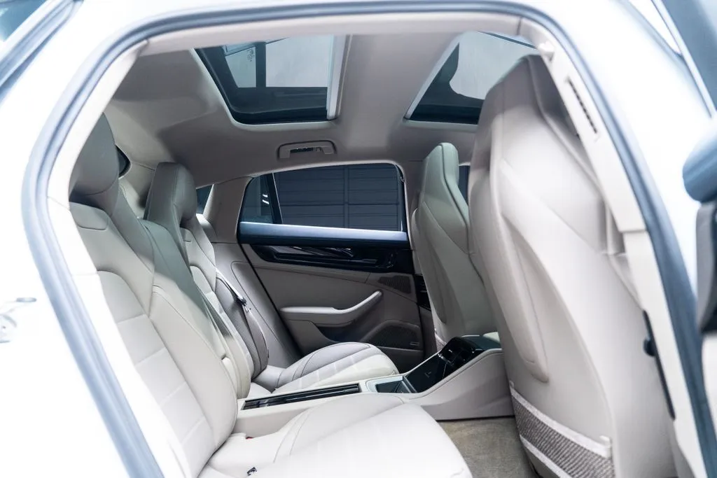 Porsche Panamera photo 40