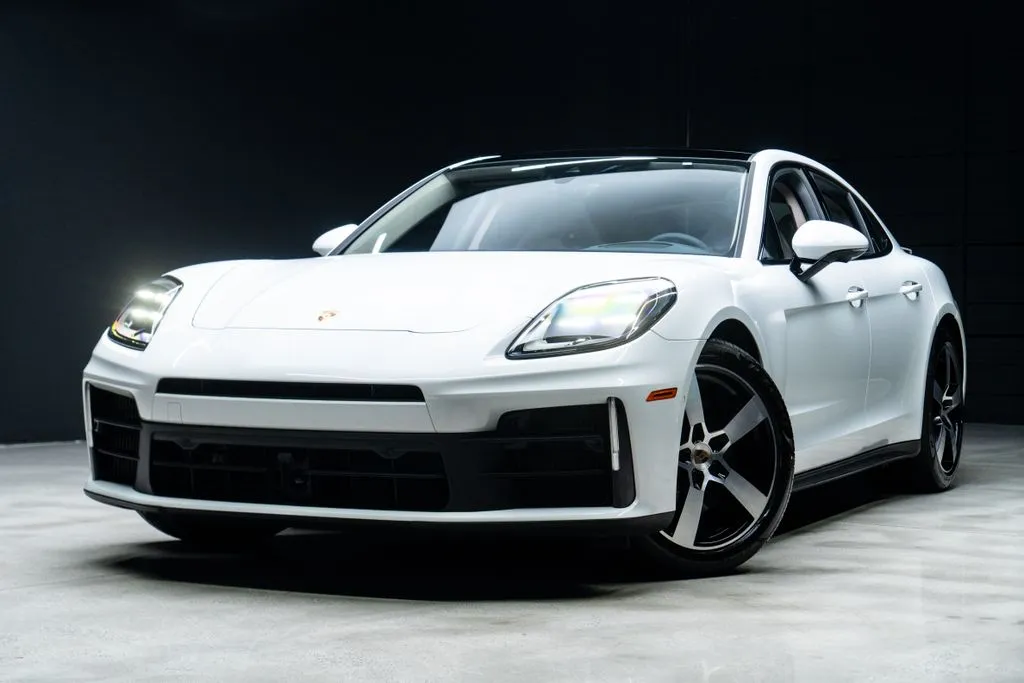 Porsche Panamera photo 2