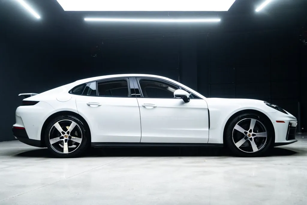 Porsche Panamera photo 9