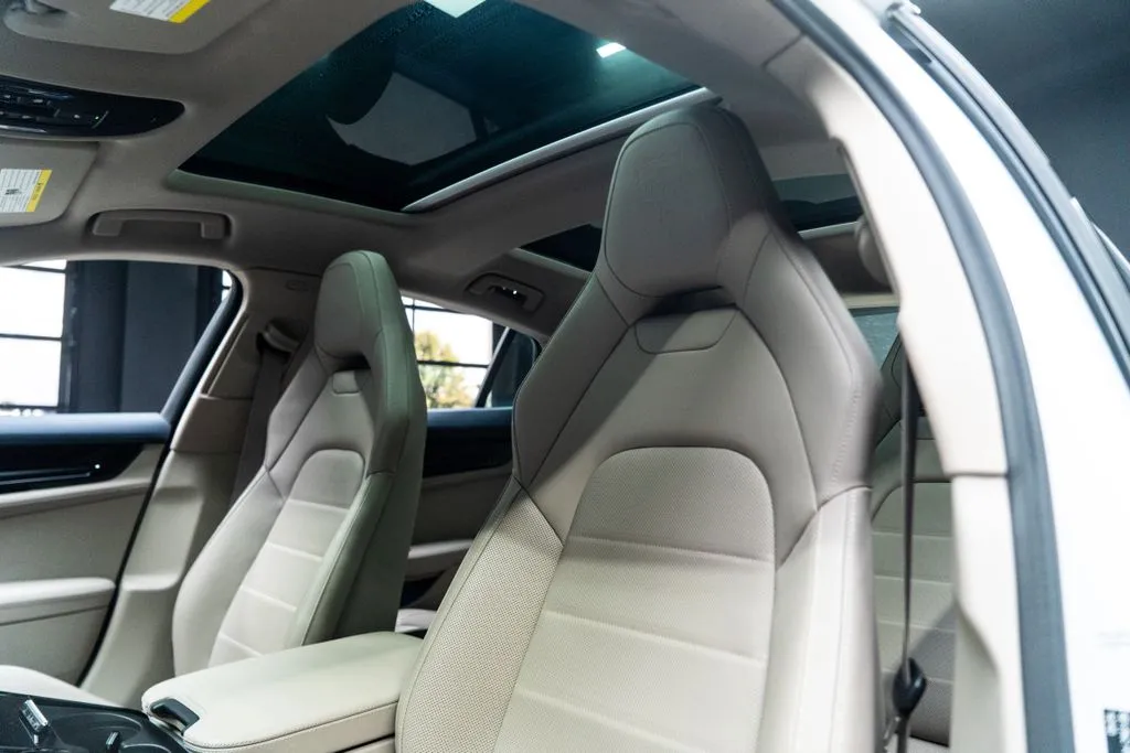 Porsche Panamera photo 26