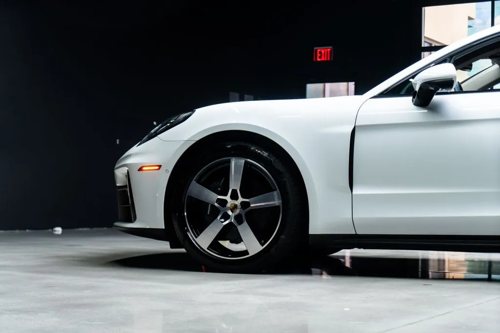 Porsche Panamera photo 20