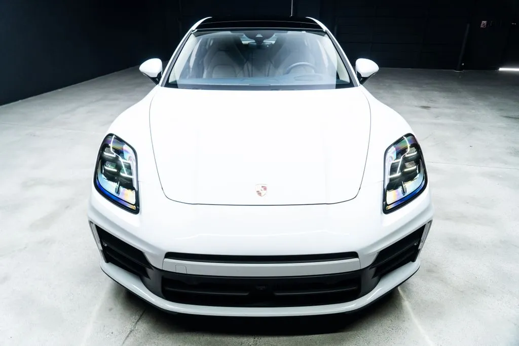 Porsche Panamera photo 3