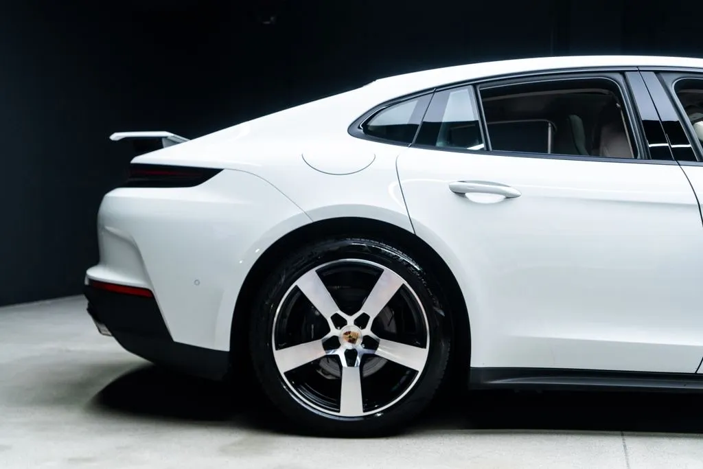 Porsche Panamera photo 13