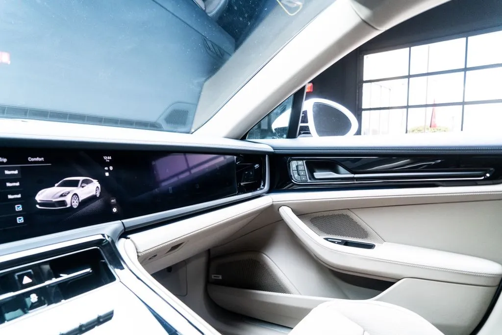 Porsche Panamera photo 38