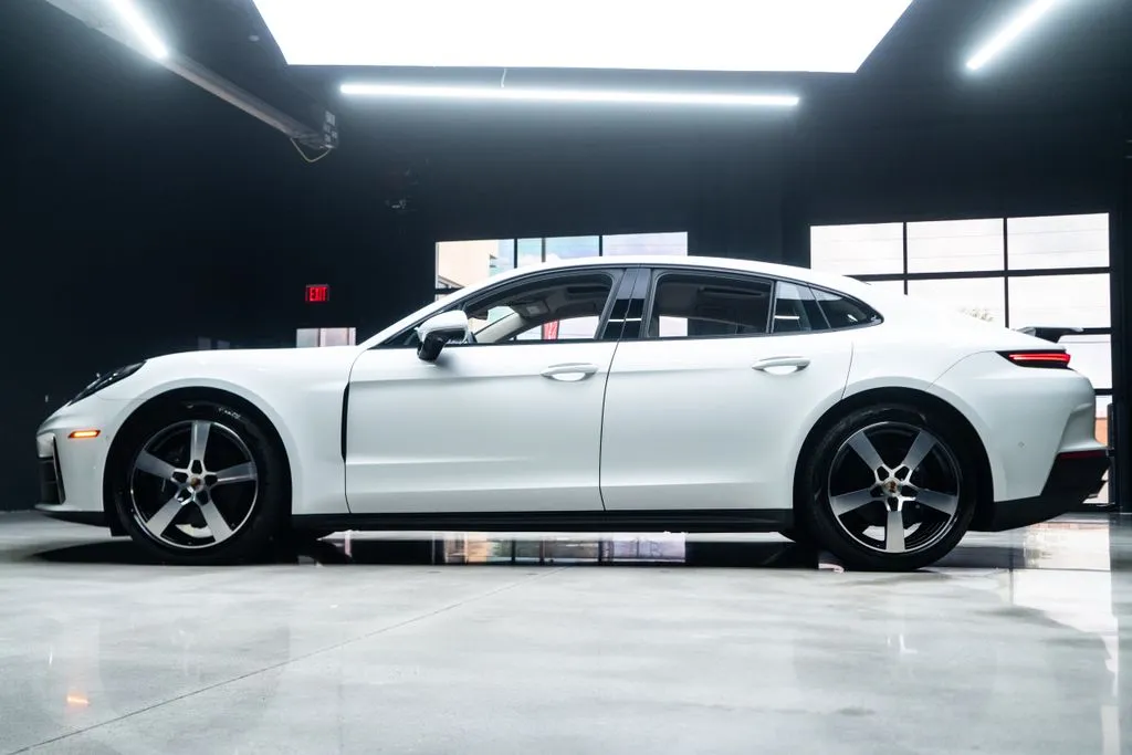 Porsche Panamera photo 19