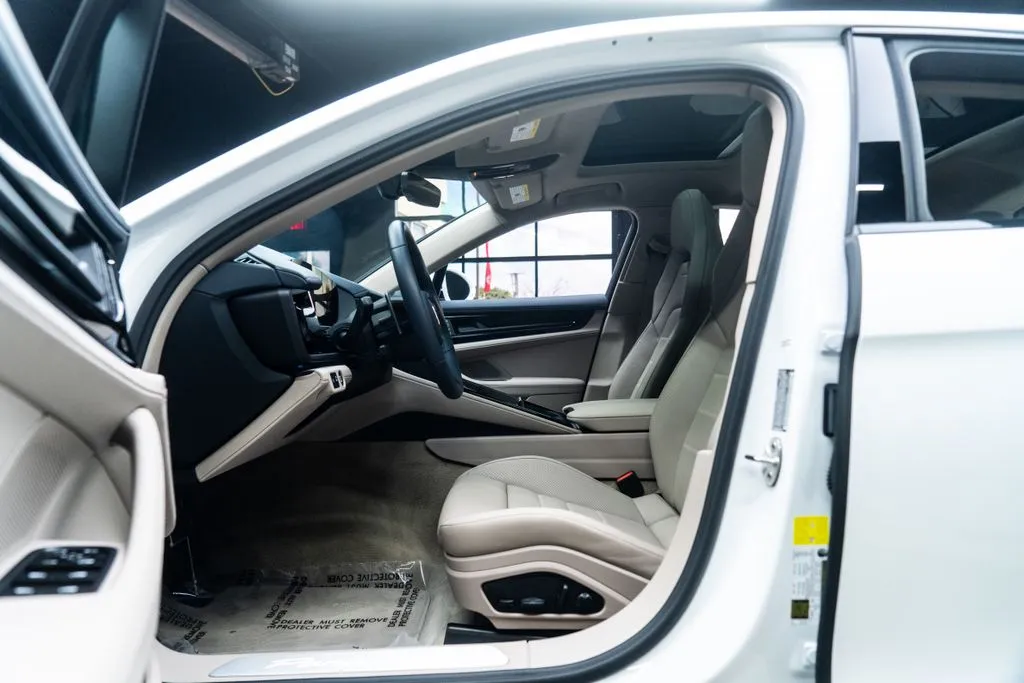 Porsche Panamera photo 25