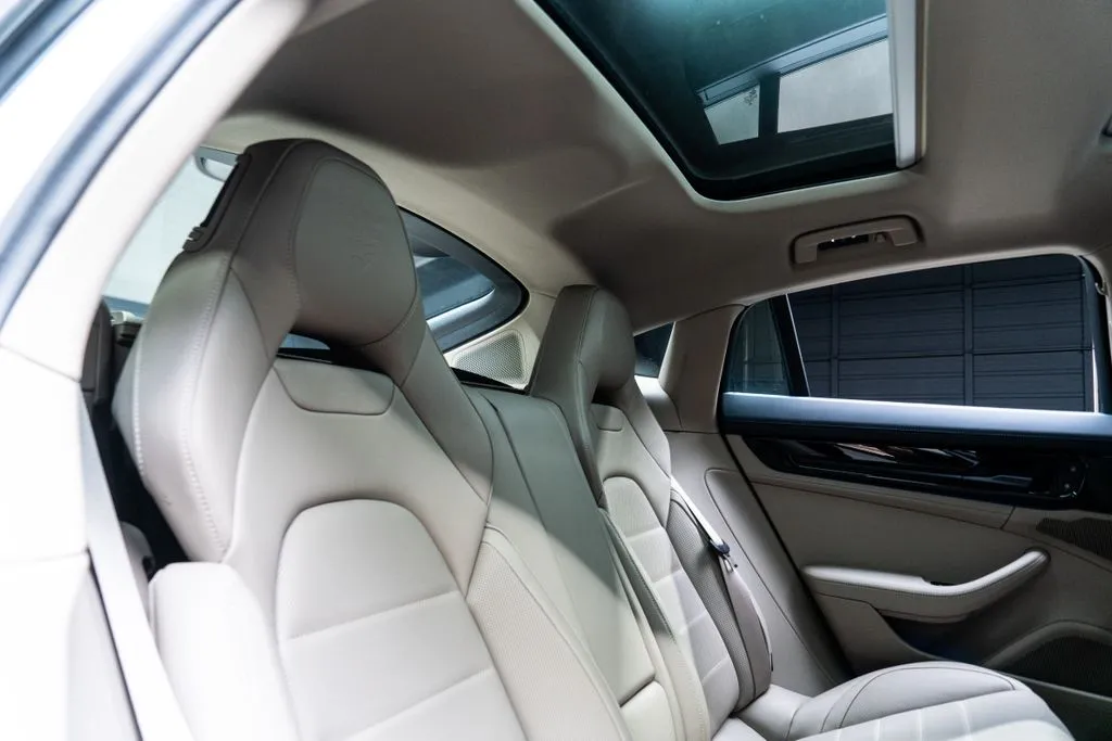Porsche Panamera photo 41