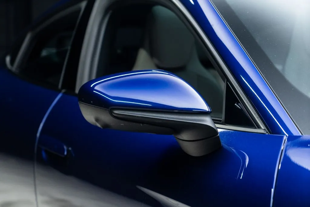 Porsche Taycan photo 13