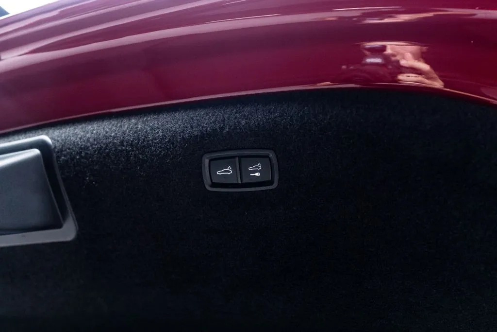 Porsche Taycan photo 45