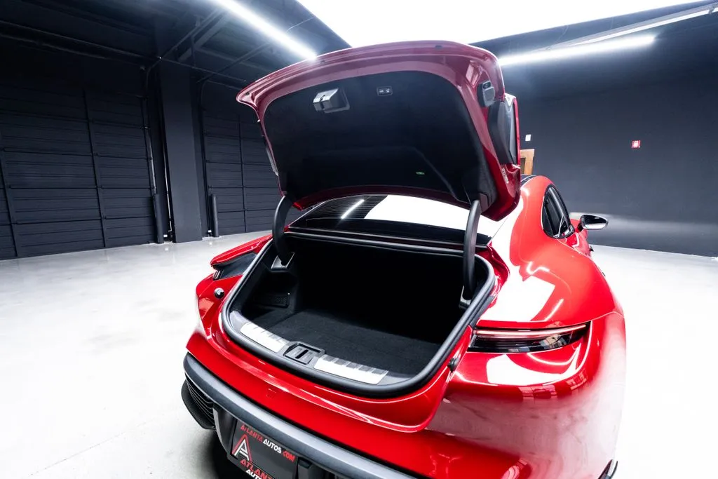Porsche Taycan photo 44