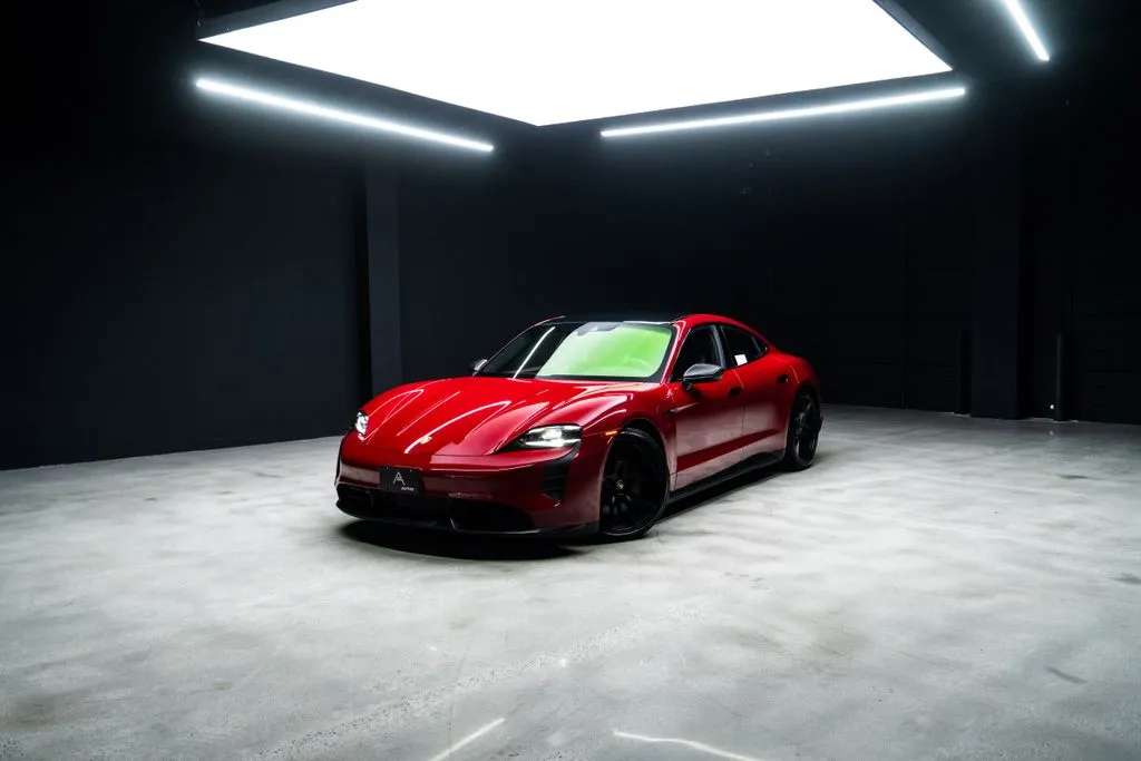 Porsche Taycan photo 46