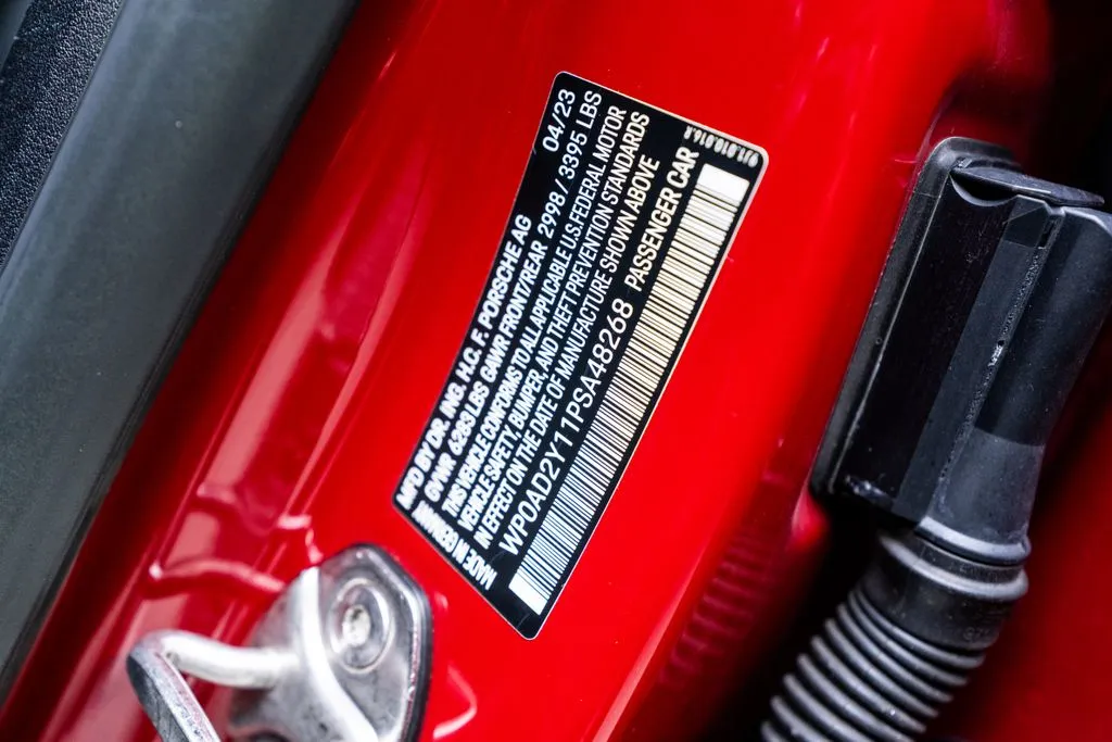 Porsche Taycan photo 47