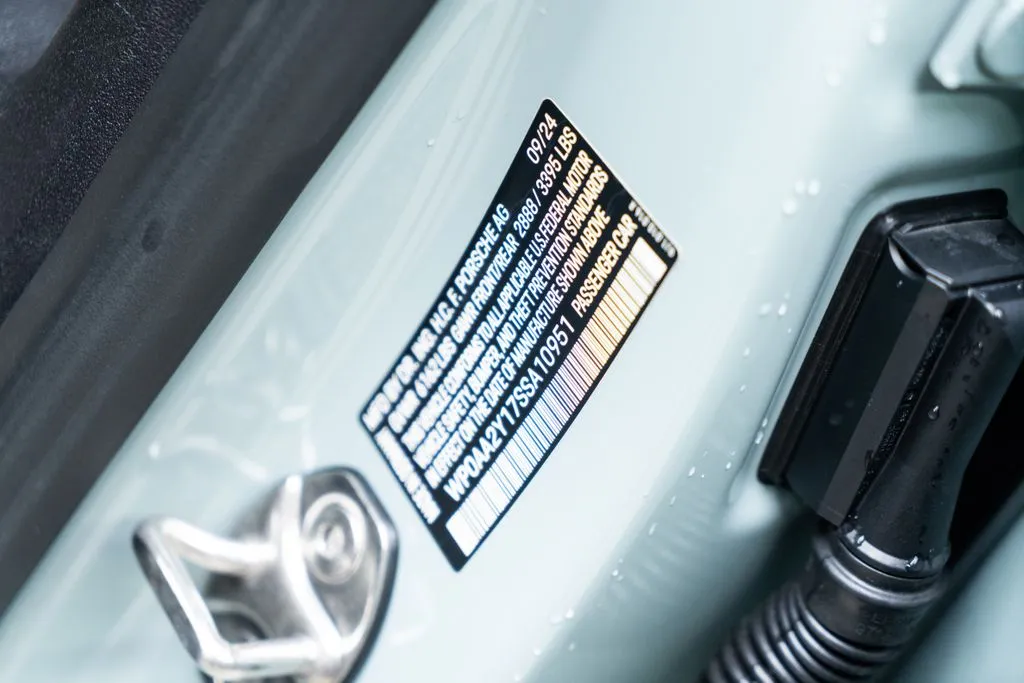 Porsche Taycan photo 41