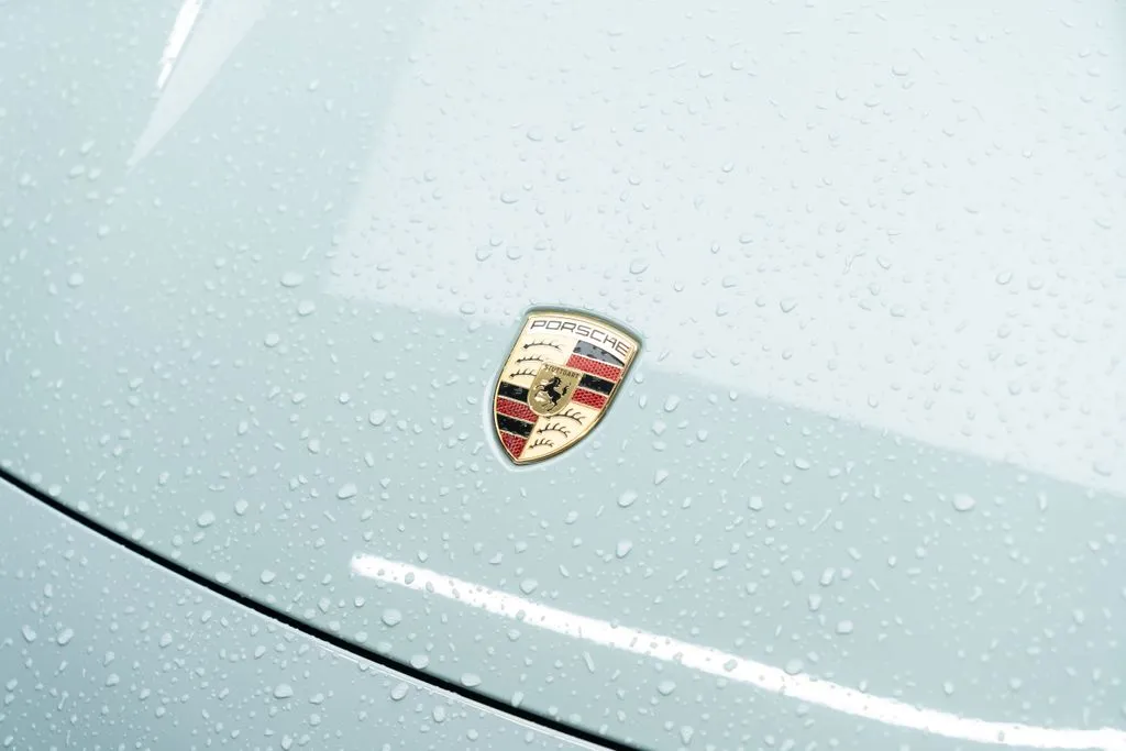 Porsche Taycan photo 7
