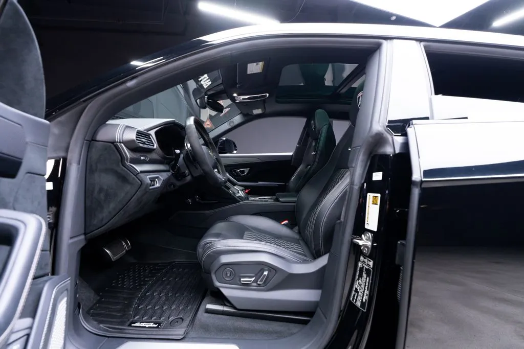 Lamborghini Urus photo 30