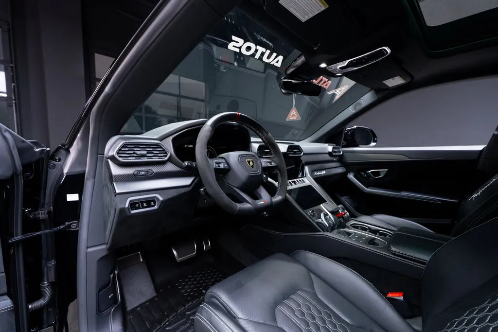 Lamborghini Urus photo 34