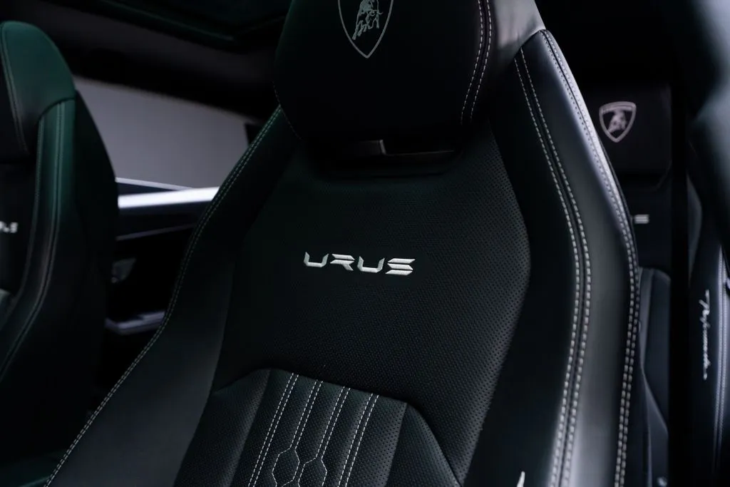 Lamborghini Urus photo 32